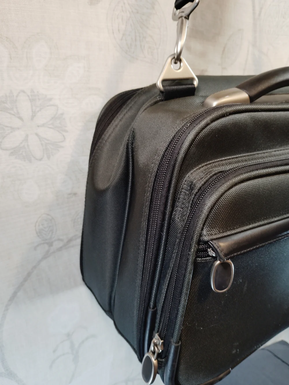 Eddie Bauer Dk Grey&Black Travel/Messenger/Laptop Bag W/Shoulder Strap